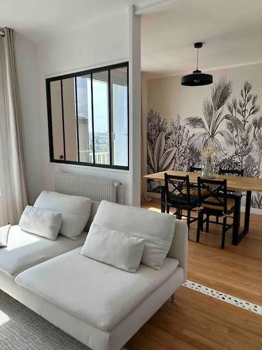 Superbe Appartement Refait A Neuf Morlaix 0*,  France